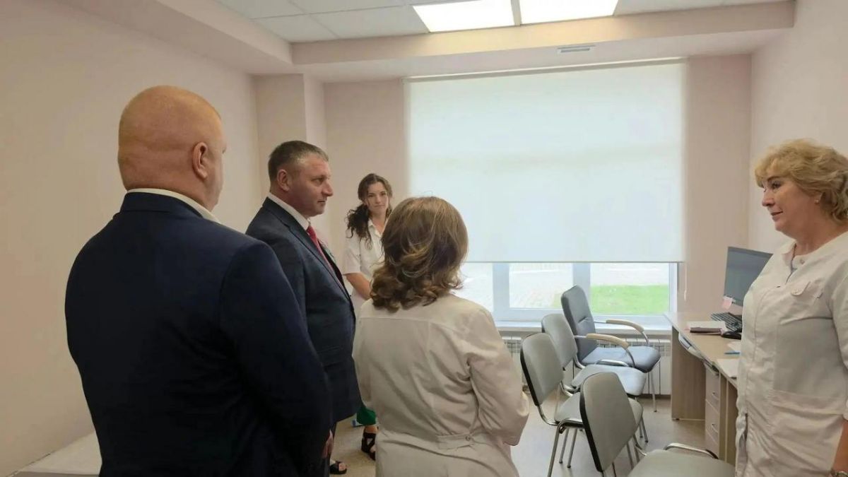 Столичные врачи консультируют детей в Старом Осколе