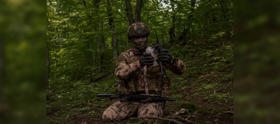 Расчет БПЛА «стальной» бригады Росгвардии уничтожил боевиков ВСУ в подвале разрушенного дома