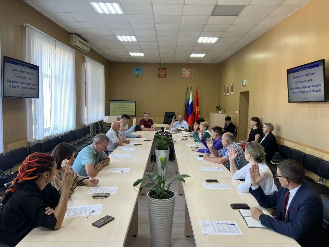 Владимир Переверзев: В ходе тринадцатого заседания Совета депутатов Борисовского муниципального округа парламентарии рассмотрели и утвердили ряд ключевых решений, касающихся управления муниципальным имуществом, социальной...