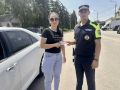 Здравствуйте. В Валуйках автоинспекторы развернули придорожные консультации, чтобы напомнить участникам дорожного движения о мерах безопасности во время автомобильных поездок на дальние расстояния Они рассказали водителям о...