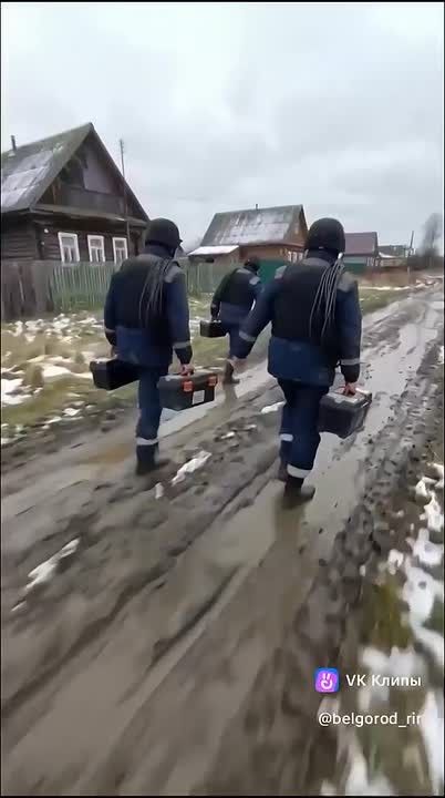 Продолжаем говорить о тех, кто не прятался за спинами, а шёл под открытым небом, где каждая минута – риск