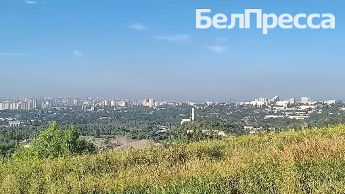 Над Белгородом по уже сложившейся традиции в День освобождения города от немецко-фашистских захватчиков подняли Знамя Победы