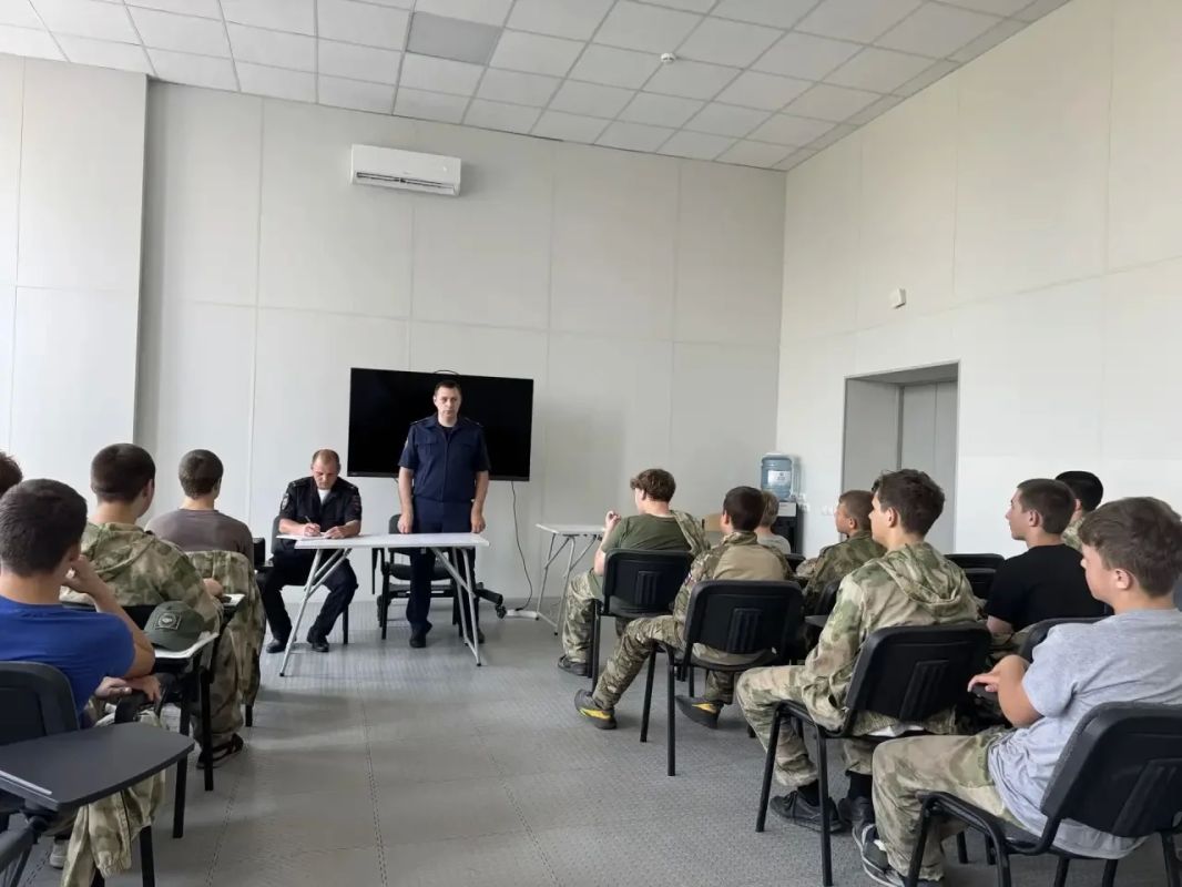Руководитель СО по городу Губкину СУ СК России по Белгородской области провел профилактическую встречу с несовершеннолетними