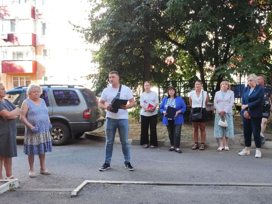 24 августа состоялась общественная приёмка многоквартирного дома по адресу: г. Строитель, ул. Ленина, 5 после капитального ремонта