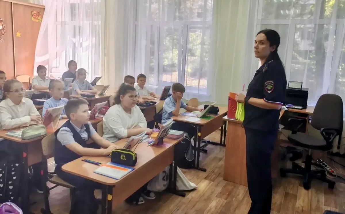 Белгородские школьники повысили свои навыки участия в дорожном движении по пути следования по безопасным маршрутам «дом-школа-дом»