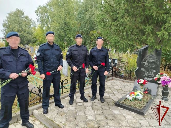 В Белгородской области росгвардейцы почтили память погибшего боевого товарища