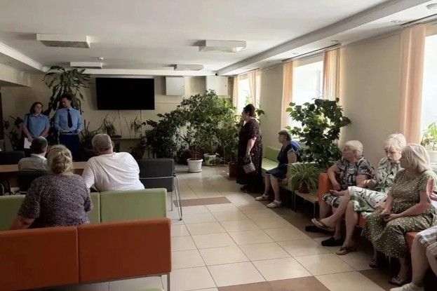 Заместитель прокурора Белгорода провёл личный приём в пункте временного размещения