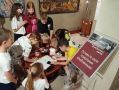В Белгородском художественном музее продолжается работа иммерсивной выставки «Город влюбленных людей»