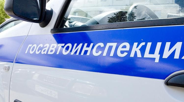 На трассе в Ракитянском округе автомобиль столкнулся с «КамАЗом»