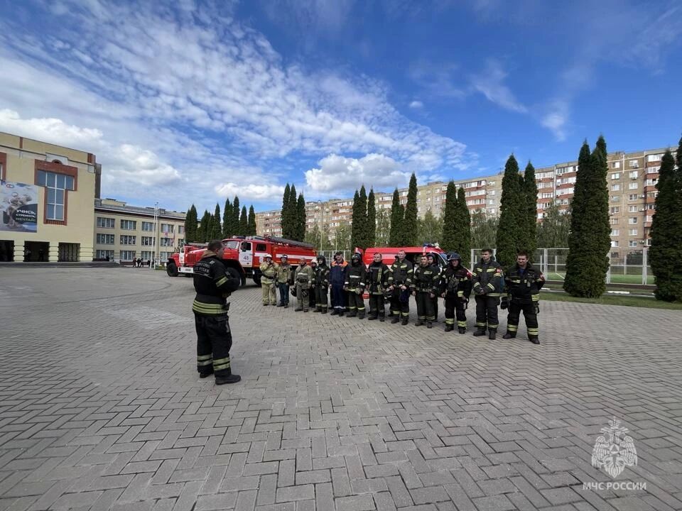 Спасатели отработали действия при пожаре в школе