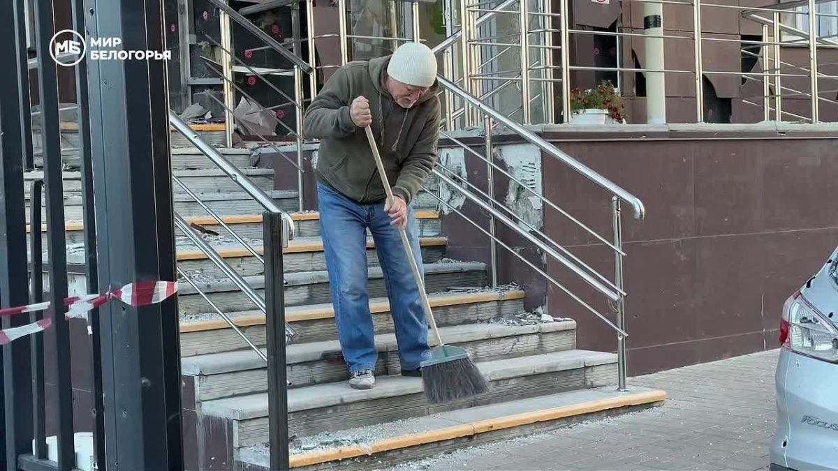 В ЖК «Париж» уже ликвидируют последствия ночной атаки