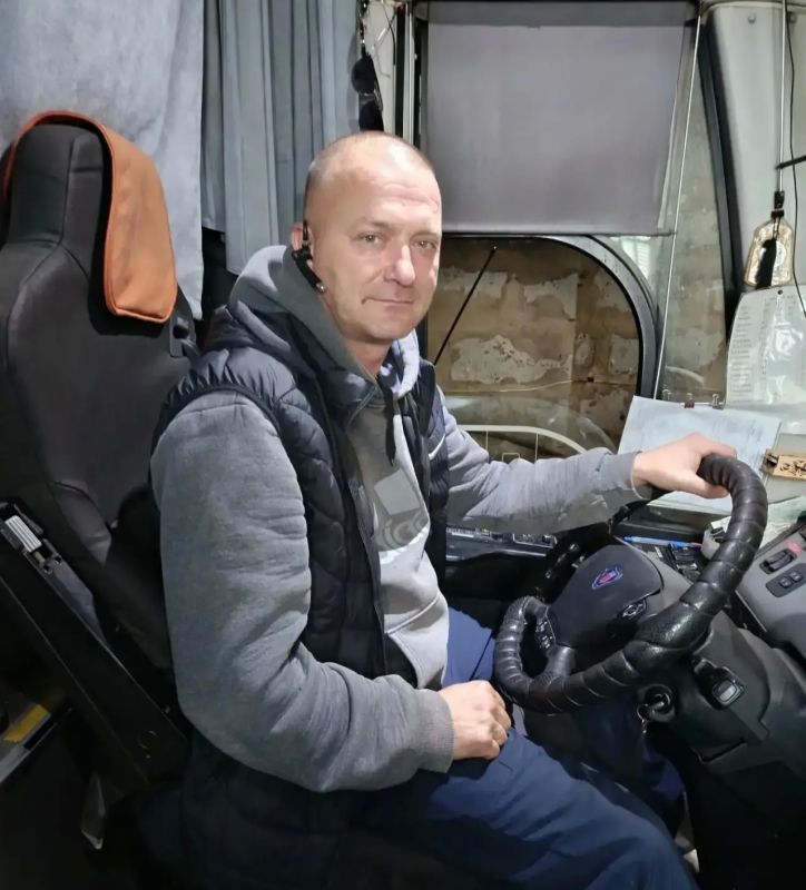 Александр Литвинов — водитель автобуса ИП «Буковцов В.А.», посвятил профессии более 20 лет жизни