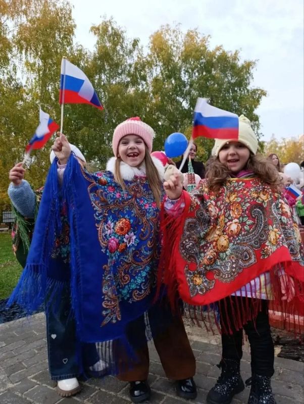 22 октября в МБДОУ "Детский сад "Сретенский" г. Строитель" состоялось открытие интерактивной площадки «Москва в ладошках»