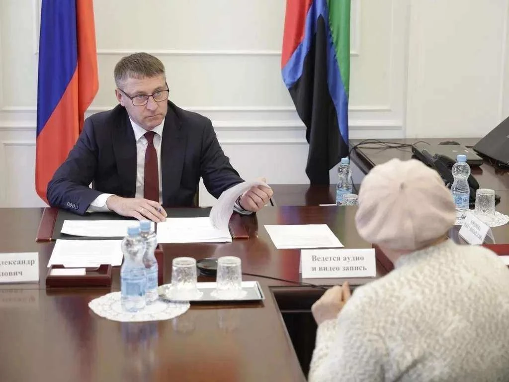 Александр Шуваев провёл первый личный приём жителей Белгородской области
