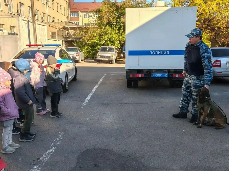 В Алексеевском округе для дошкольников организовали экскурсию в отдел полиции