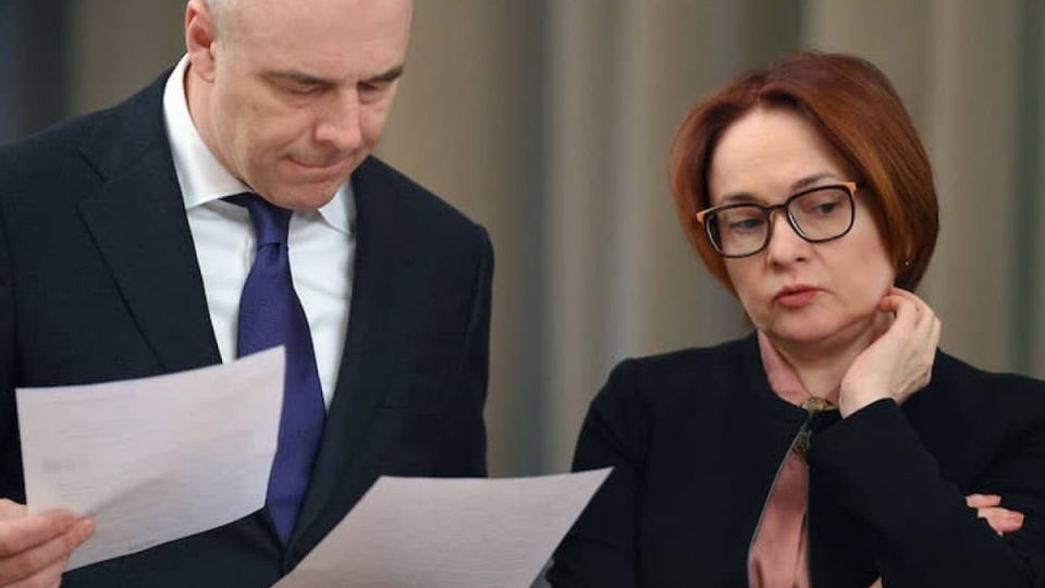 Российские сбережения под угрозой: что ждать от будущей девальвации?