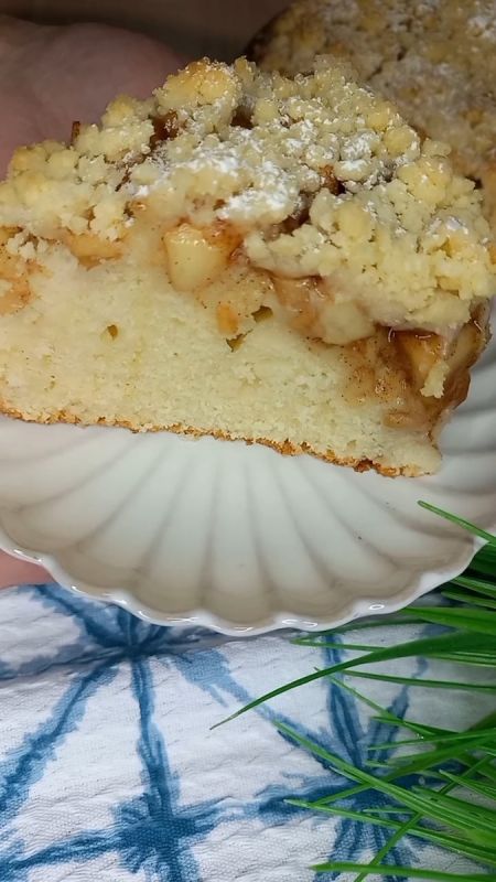 Ароматный осенний яблочный кекс: уютный десерт для холодных вечеров