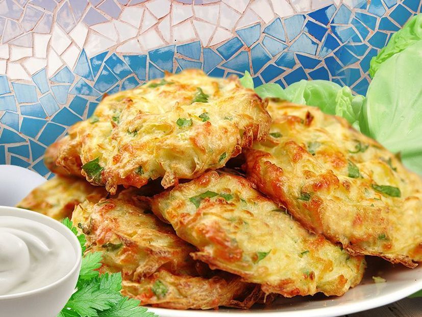 Ошеломительно вкусные оладьи из капусты: простой рецепт для всей семьи