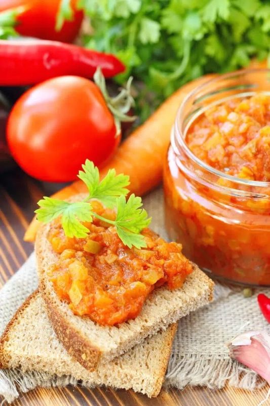 Яркая овощная икра на зиму: проверенный рецепт для больших запасов