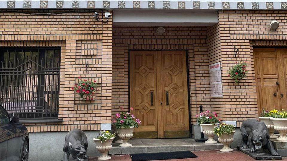 Арест квартиры Ларисы Долиной: почему устранение обременения может затянуться