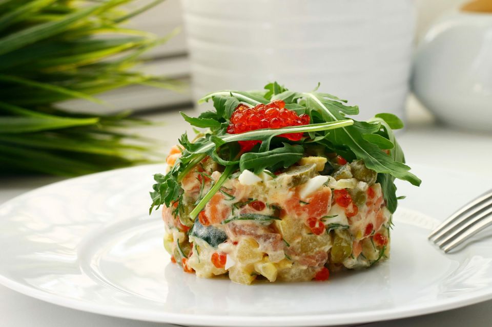 Праздничный стол в Санкт-Петербурге: как дорого обойдется новогодний ужин