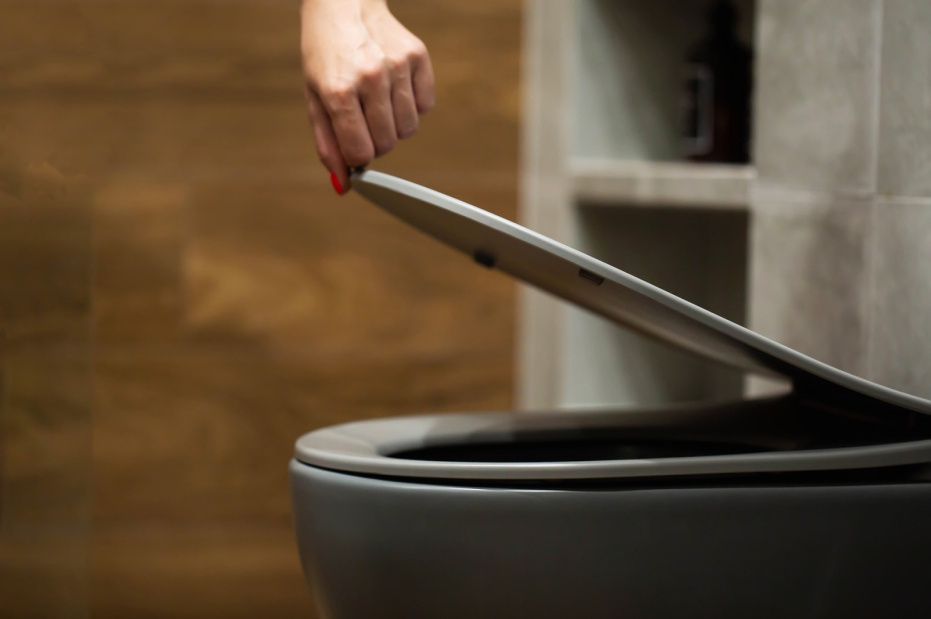 Экологическая катастрофа на горизонте: почему нельзя смывать ватные палочки