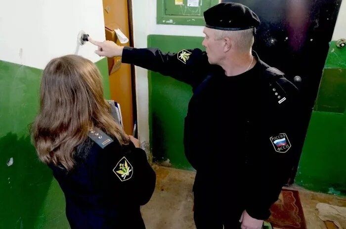 Судебные приставы наказаны за принудительное выселение пенсионера из-за долга